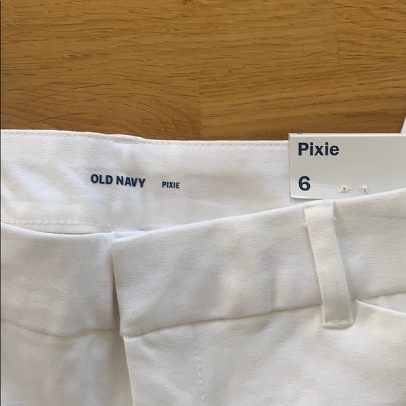NWT: Old Navy size 6 white skinny ankle pants - Picture 2 of 3